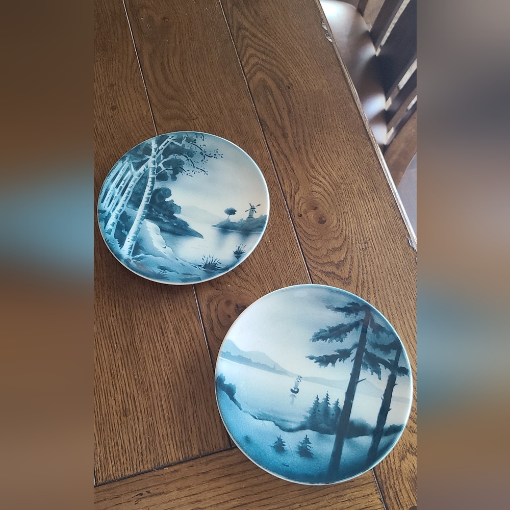 Pair of Petrus Regout Maastricht decorative plates made in Holland